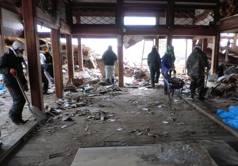 東日本大震災からの復興ボランティアの方々